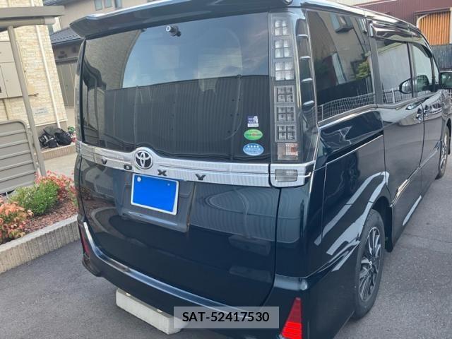 Toyota VOXY 2014-06 8076092-4