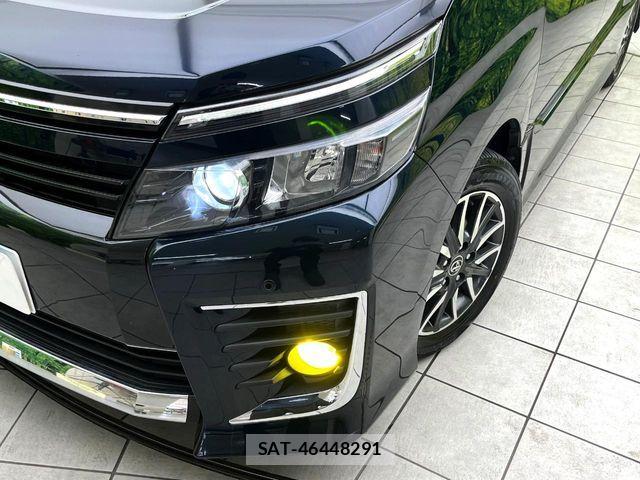 Toyota VOXY 2014-06 8076090-11