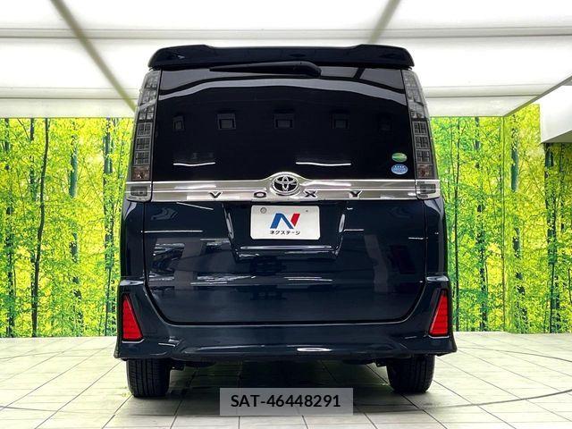 Toyota VOXY 2014-06 8076090-14