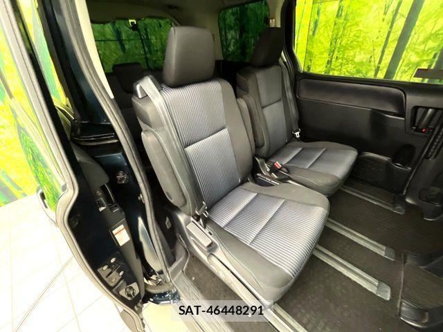Toyota VOXY 2014-06 8076090-7