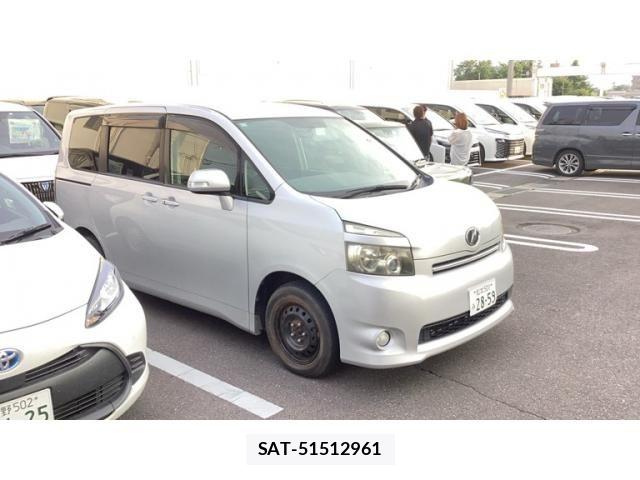 Toyota VOXY 2010-02 8076103-0