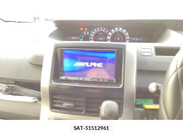 Toyota VOXY 2010-02 8076103-9