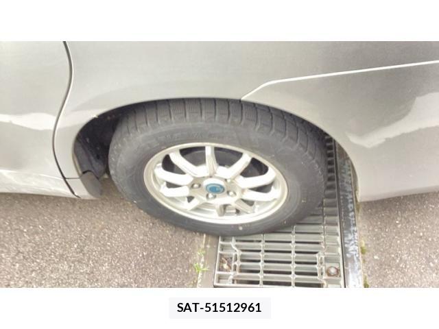 Toyota VOXY 2010-02 8076103-2