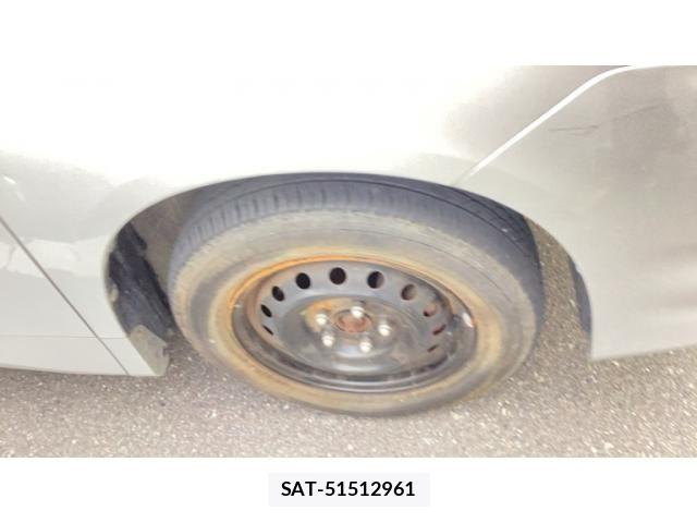 Toyota VOXY 2010-02 8076103-4