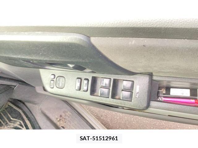 Toyota VOXY 2010-02 8076103-7