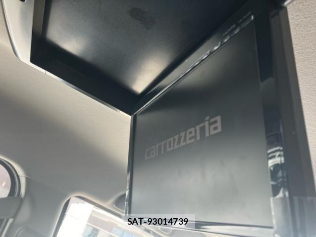 Toyota VOXY 2017-11 8075347-11