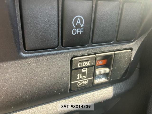 Toyota VOXY 2017-11 8075347-15