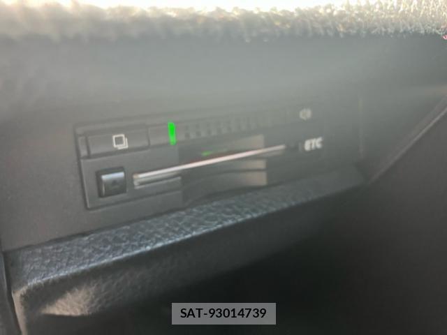 Toyota VOXY 2017-11 8075347-16