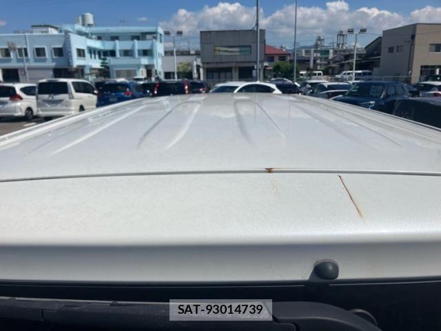 Toyota VOXY 2017-11 8075347-4