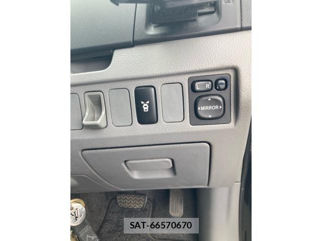 Toyota VOXY 2006-03 8076099-20