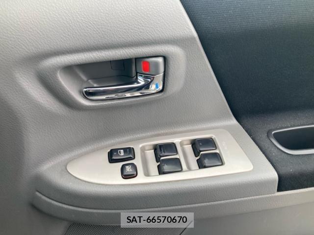 Toyota VOXY 2006-03 8076099-21