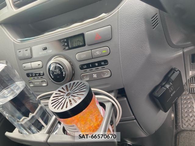 Toyota VOXY 2006-03 8076099-22
