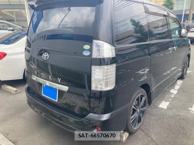 Toyota VOXY 2006-03 8076099-4