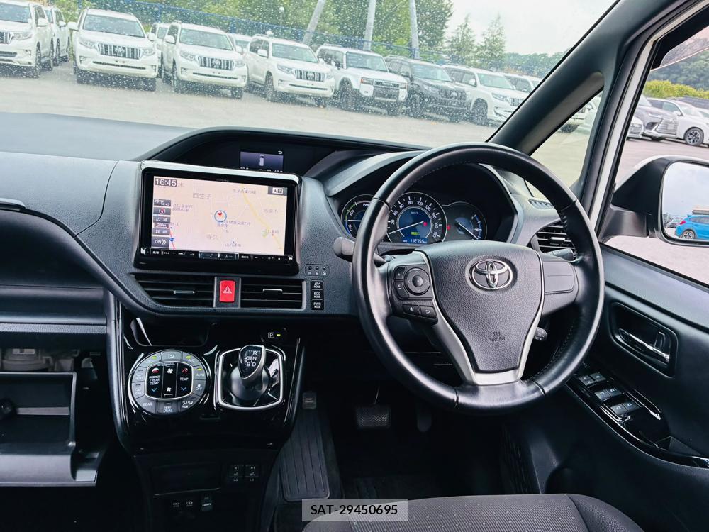 Toyota VOXY 2018-10 7952456-13
