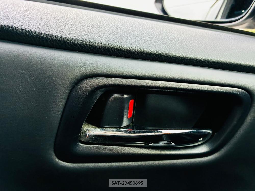 Toyota VOXY 2018-10 7952456-22