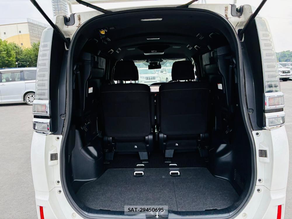 Toyota VOXY 2018-10 7952456-25