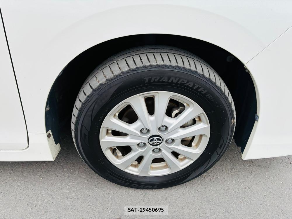 Toyota VOXY 2018-10 7952456-28