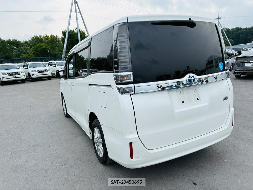 Toyota VOXY 2018-10 7952456-2