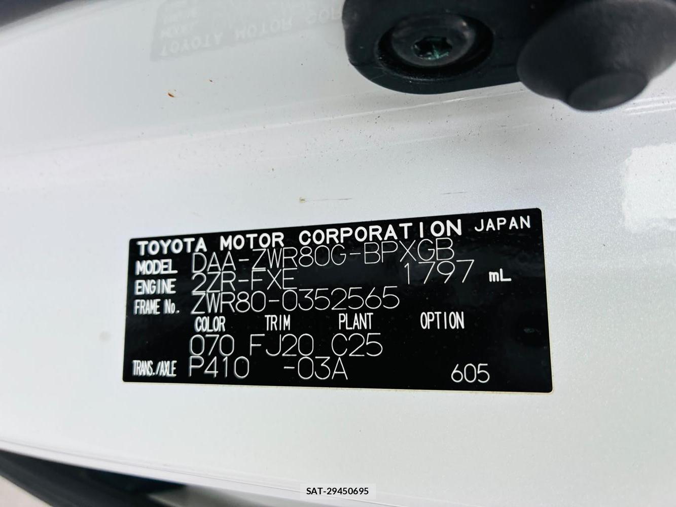 Toyota VOXY 2018-10 7952456-39