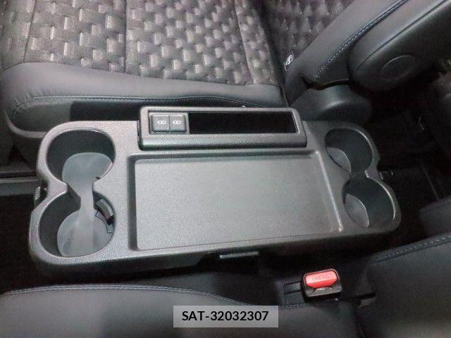 Toyota VOXY 2023-07 8076077-9