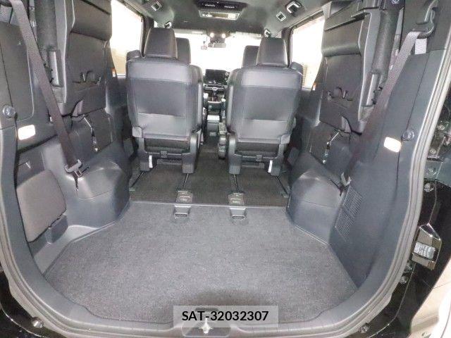 Toyota VOXY 2023-07 8076077-12