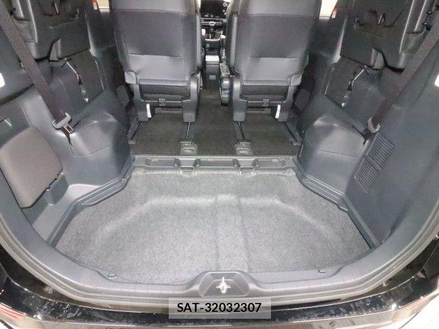 Toyota VOXY 2023-07 8076077-13