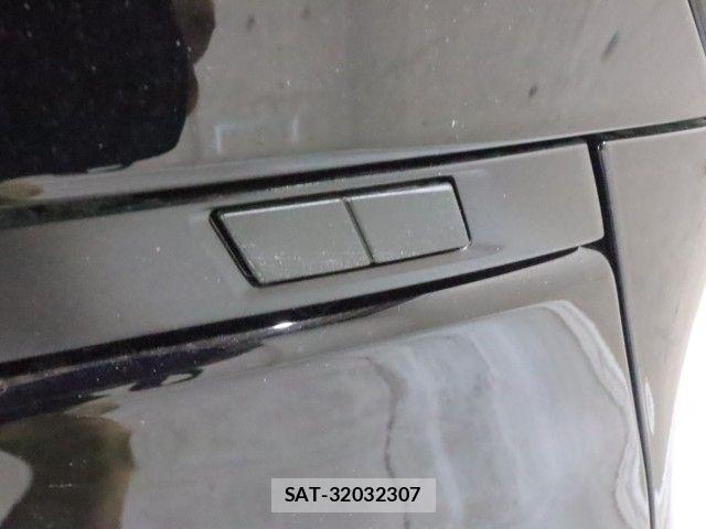 Toyota VOXY 2023-07 8076077-14