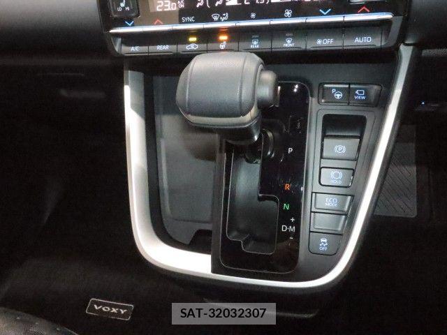 Toyota VOXY 2023-07 8076077-18