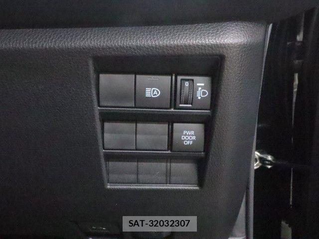 Toyota VOXY 2023-07 8076077-22