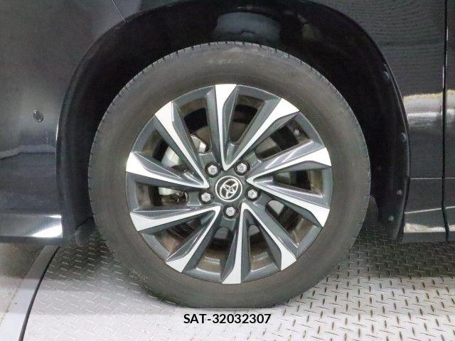 Toyota VOXY 2023-07 8076077-26