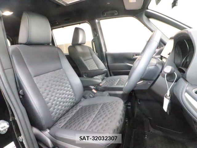 Toyota VOXY 2023-07 8076077-3