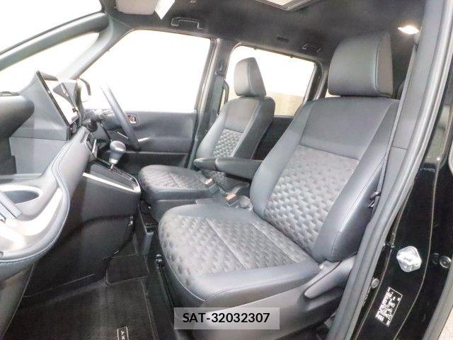 Toyota VOXY 2023-07 8076077-7