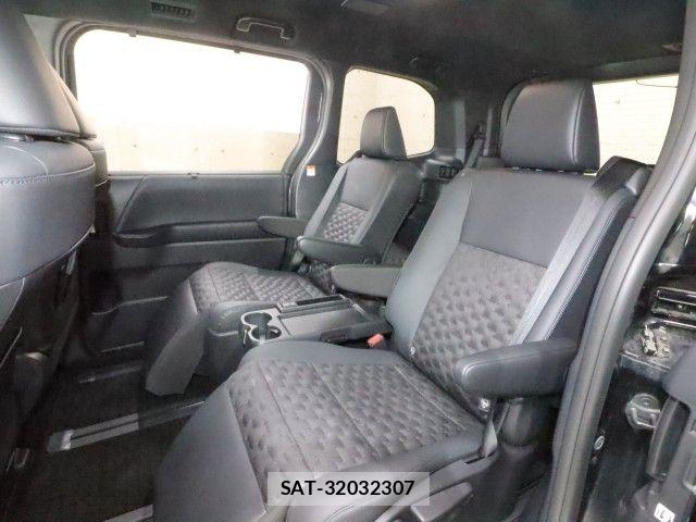 Toyota VOXY 2023-07 8076077-8
