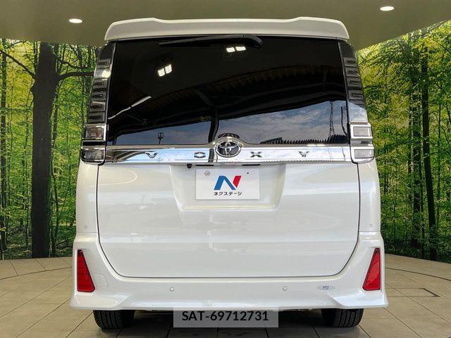 Toyota VOXY 2021-05 8076084-15