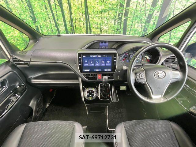 Toyota VOXY 2021-05 8076084-1
