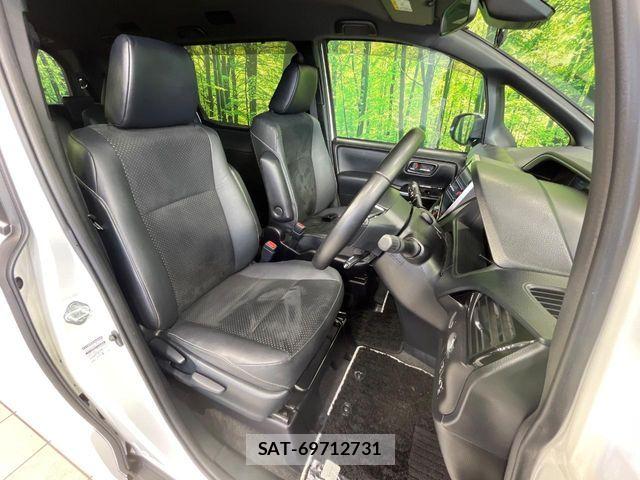 Toyota VOXY 2021-05 8076084-7