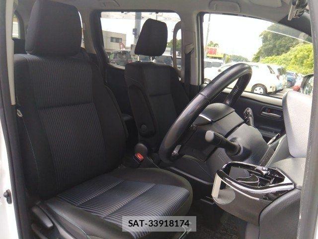 Toyota VOXY 2014-05 8076093-9
