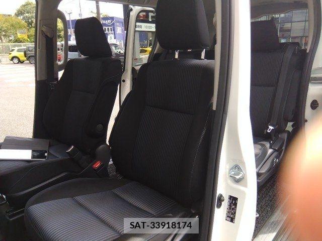Toyota VOXY 2014-05 8076093-10