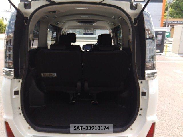 Toyota VOXY 2014-05 8076093-13