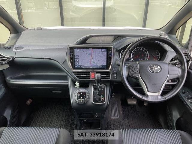 Toyota VOXY 2014-05 8076093-1