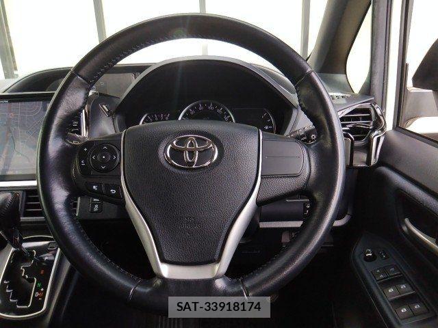 Toyota VOXY 2014-05 8076093-7