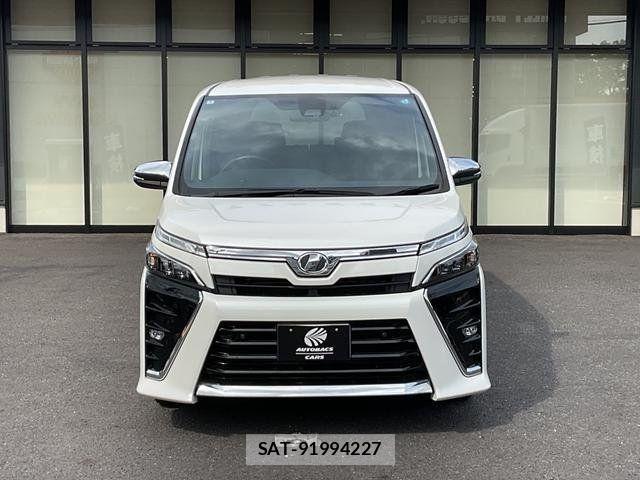 Toyota VOXY 2020-01 8076083-19