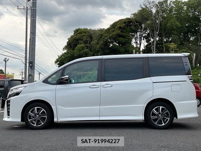 Toyota VOXY 2020-01 8076083-3