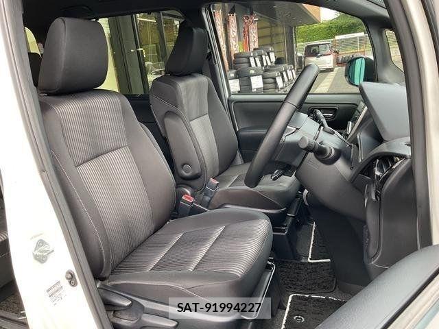 Toyota VOXY 2020-01 8076083-8