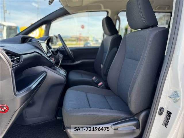 Toyota VOXY 2016-07 8075372-16