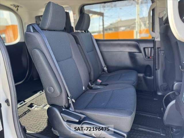 Toyota VOXY 2016-07 8075372-18