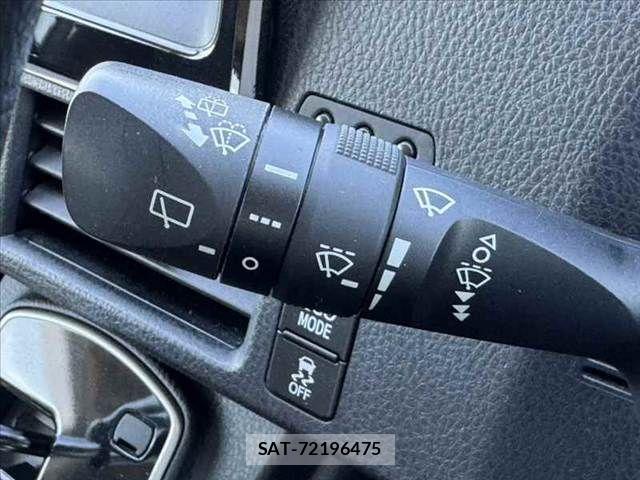 Toyota VOXY 2016-07 8075372-24