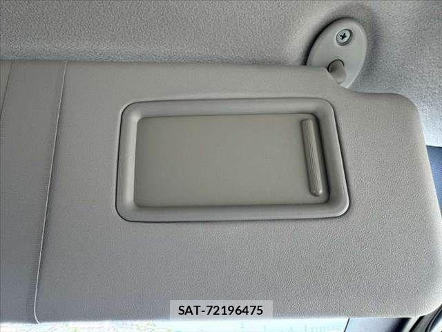 Toyota VOXY 2016-07 8075372-29
