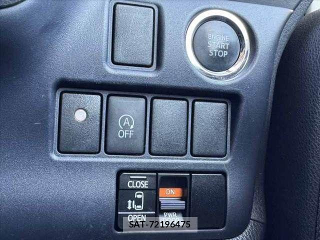 Toyota VOXY 2016-07 8075372-4