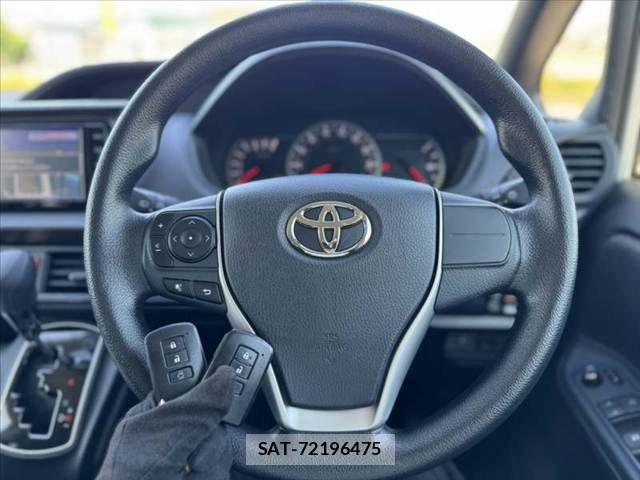 Toyota VOXY 2016-07 8075372-5